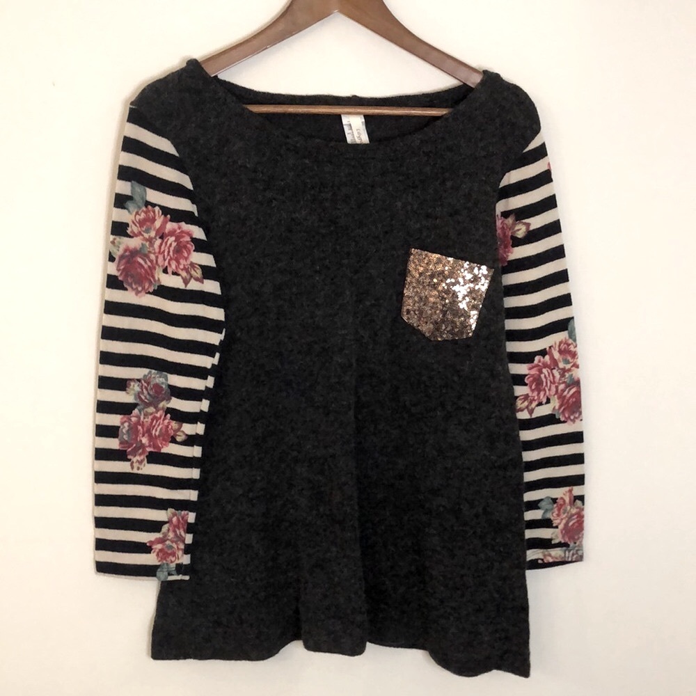 Lilypad Gray boho sweater/mini dress floral striped sequined crop sleeves SZ Med